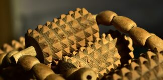 Co daje masażer na brzuch?